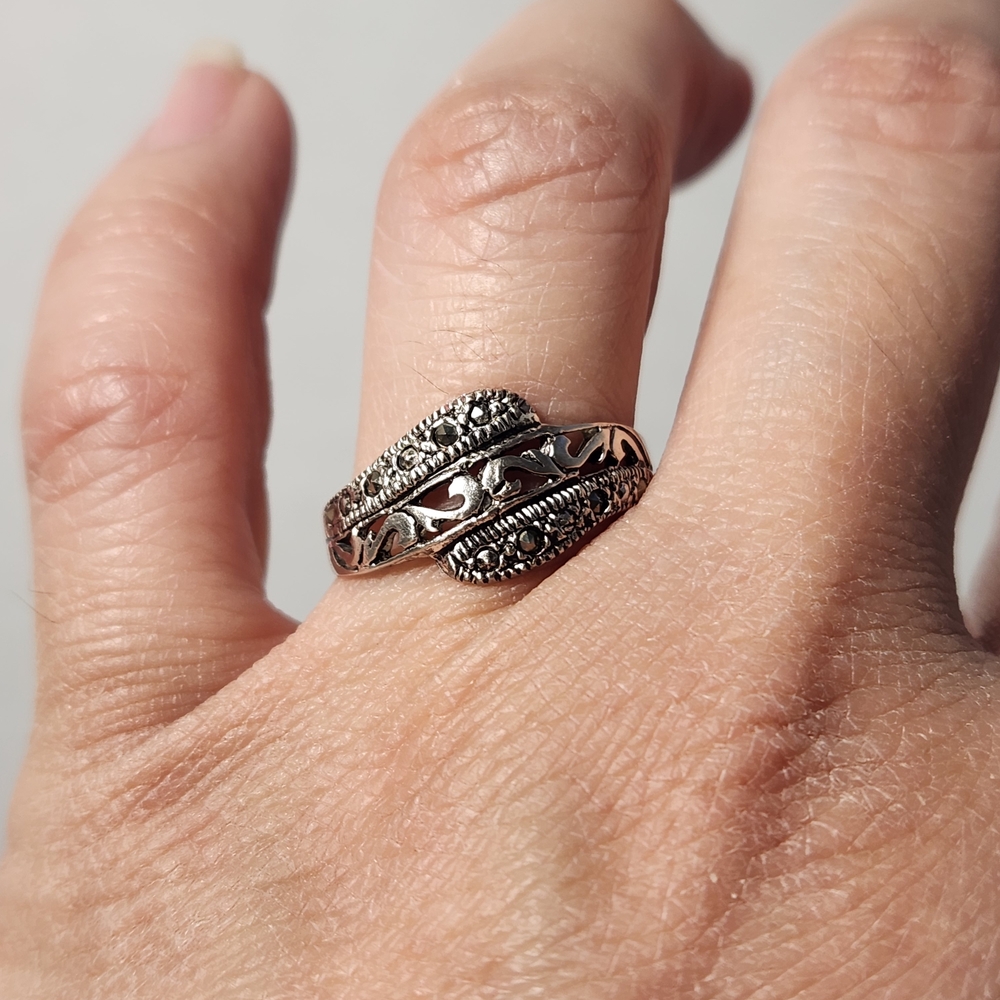 Very VTG Marcasite Filigree 'Wave' 925 Ring Size 8.5-9